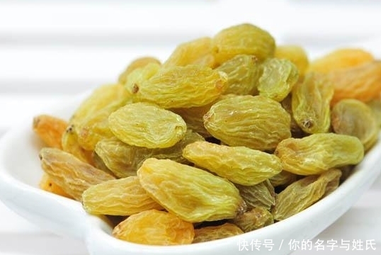 葡萄干|葡萄干和此物一起泡，睡前一杯，延缓皱纹生长，皮肤水润，助睡眠