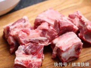 反复提醒,炖排骨切记不能先焯水,牢记这2步,排骨鲜嫩无腥味