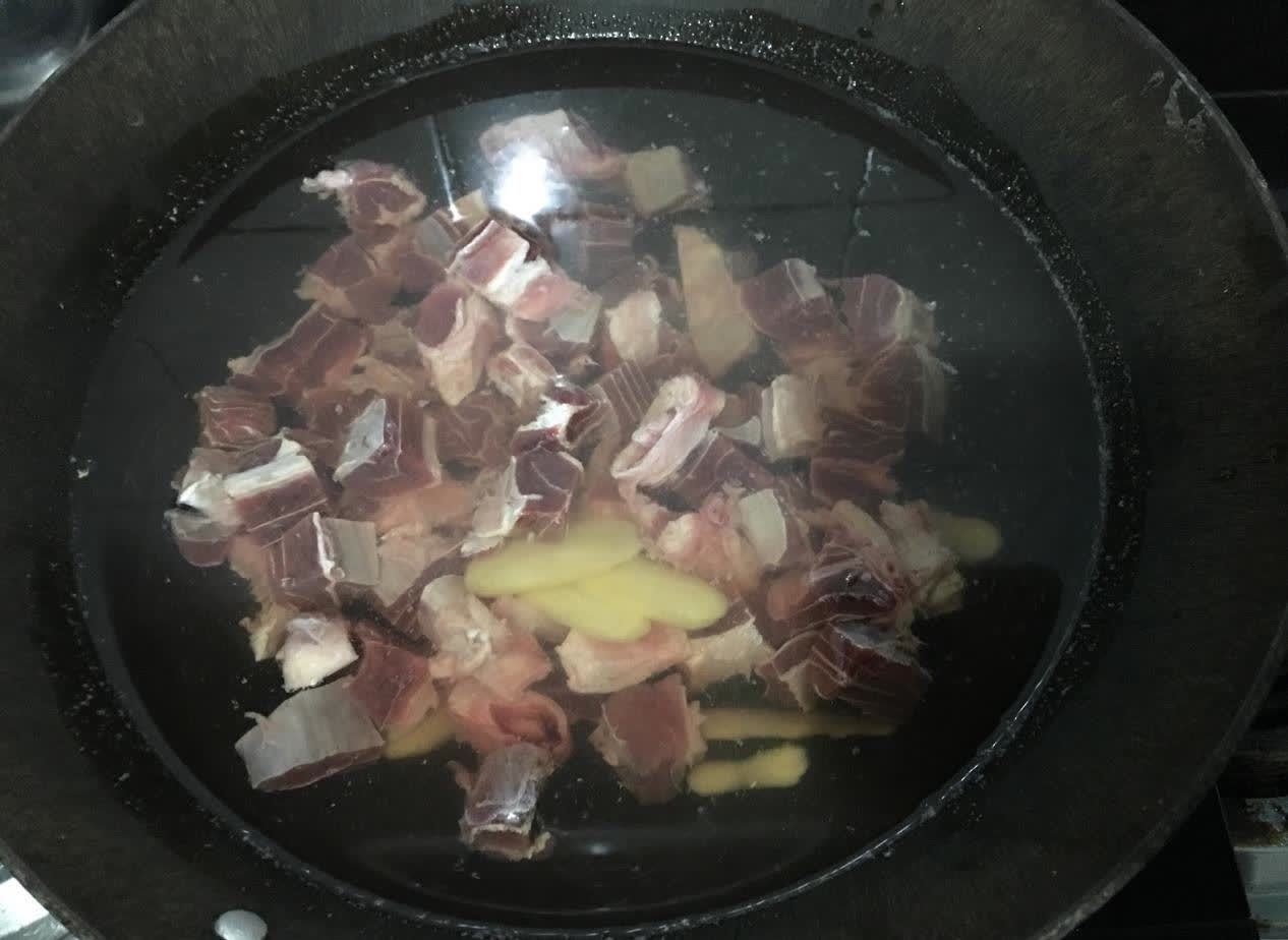 10分钟做好番茄牛腱面，教你在家做，牛肉软烂入味，连汤都不剩