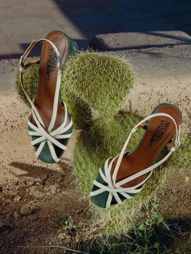 参考价格 翻了身的“土味凉鞋”,这次成了时髦精心中的C位