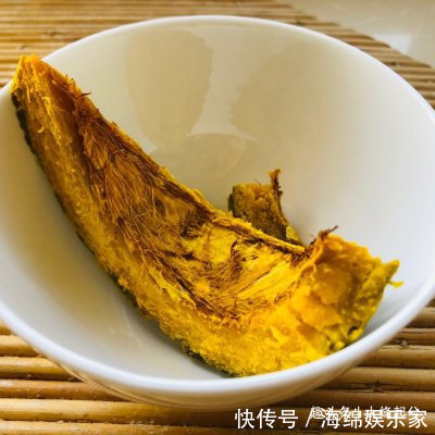 烤南瓜|奶香南瓜鸡蛋饼的懒人做法，简单美味