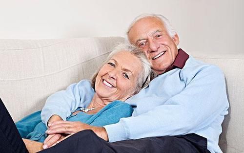 百岁老人抽烟喝酒、不运动，但平时不碰一件事，你知道是什么吗？