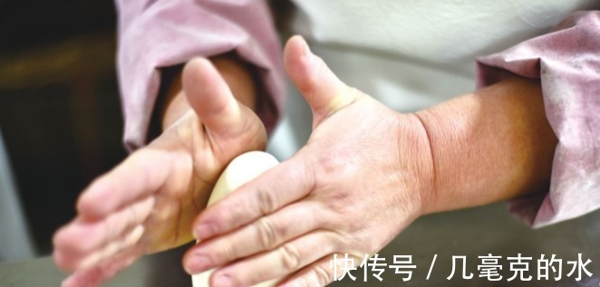 发酵|蒸馒头和包子,切记要“三次醒发”,不然出锅后死皮、塌陷还难吃!