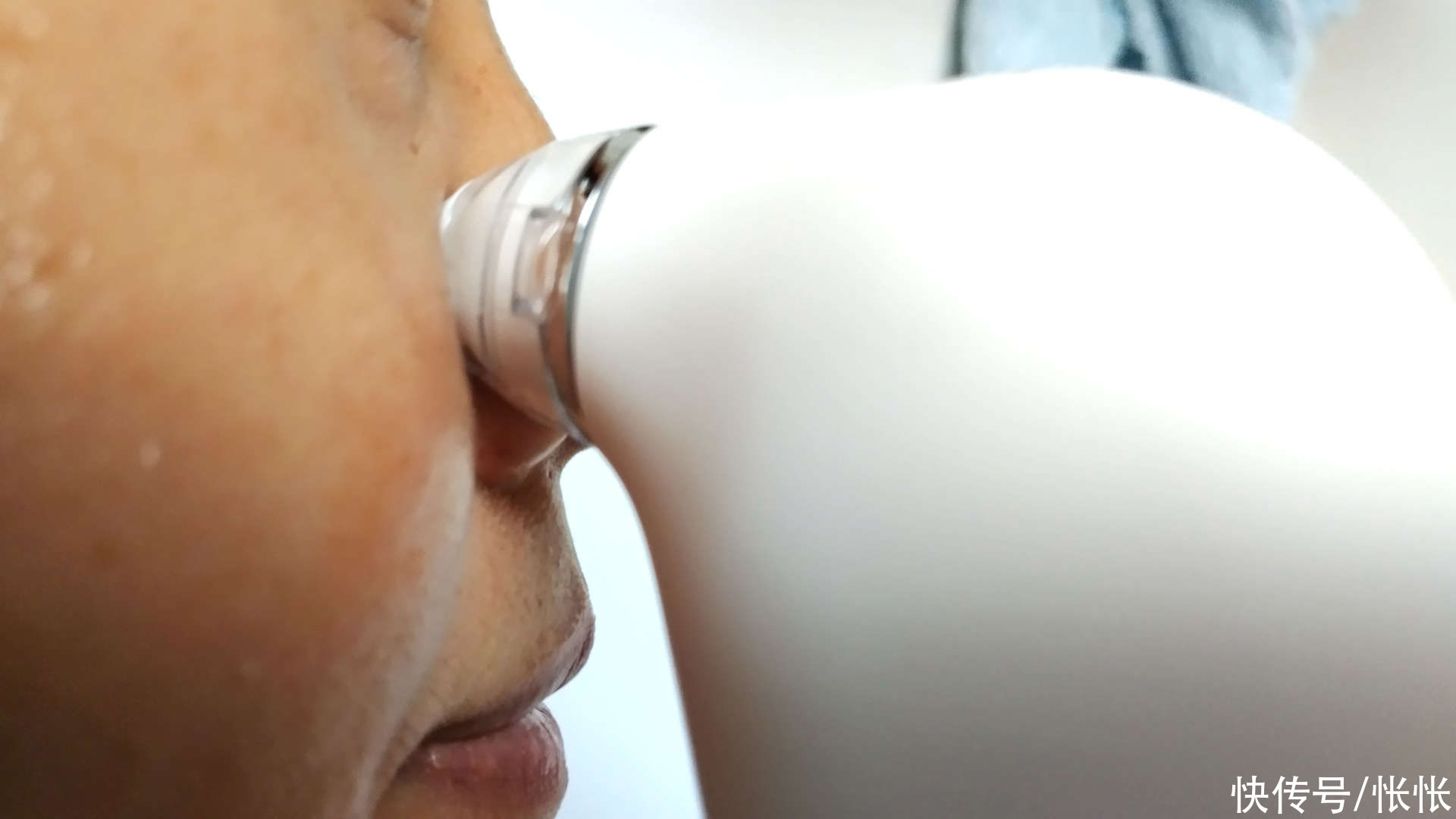 毛孔|一泡一吸，给毛囊洗个温泉浴，DOCO超微小气泡毛孔吸尘器体验