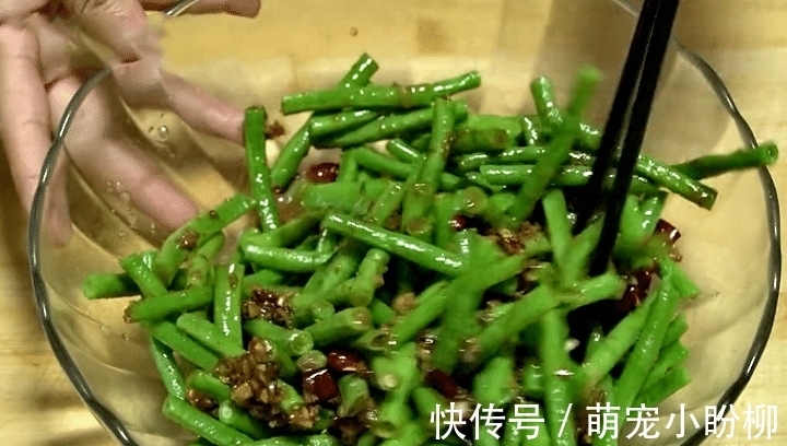 入秋后,吃南瓜吃茄子不如吃它,三天两头吃,清脆爽口,太好吃了