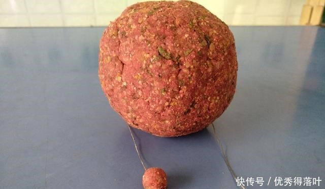 一到冬季就封竿想爆护别怕冷,一款冬钓自制神饵分享给你!