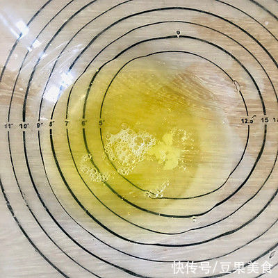 吃一次就上瘾的焦糖杏仁咸奶油蛋糕卷