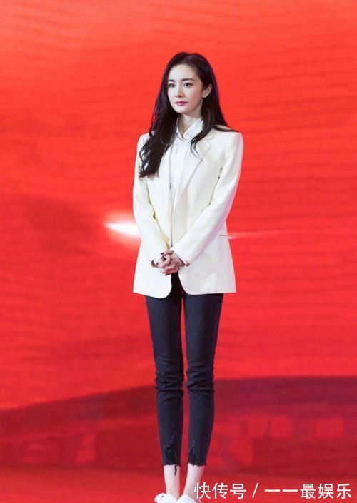 黑裤|称霸衣柜的“万能小黑裤”,搭配大衣羽绒服时髦又显瘦,太上头了