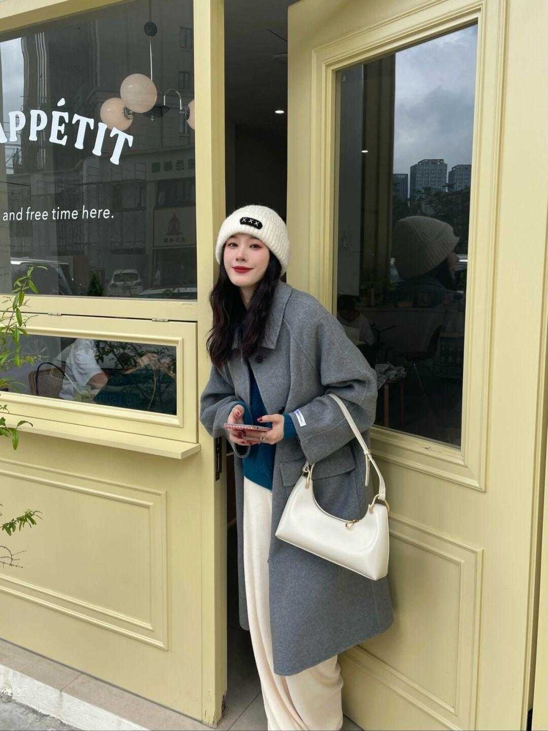 经典色 高级灰如何穿搭更显高级,这几款大衣别错过了,洋气精致又显气质