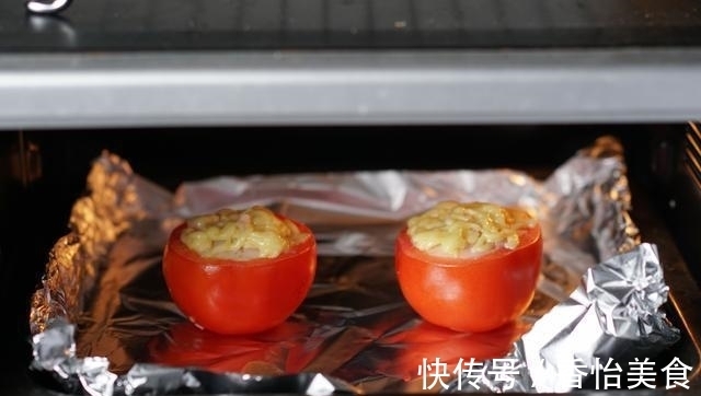 土豆|高颜值的元气早餐，土豆放西红柿里面烤，咬一口满口奶香味