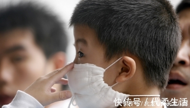 食物|6岁男孩积食腹泻，医生：4种食物不宜空腹食用，太伤脾胃了