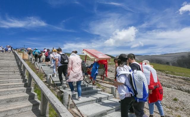 醒在22度的夏天里，寻找生活的另外一种打开方式