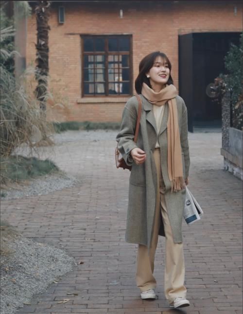 这5组莫兰迪配色穿搭，适合黄皮肤女生的搭配，温柔显白又显高级