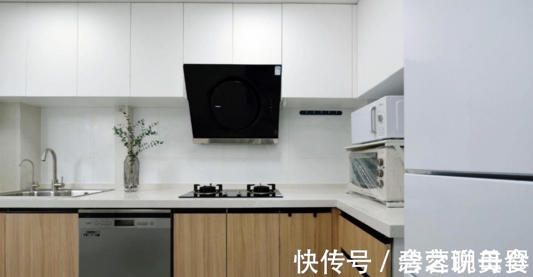 收纳|70㎡北欧两室,客厅不设收纳柜,随孩子任性玩耍!