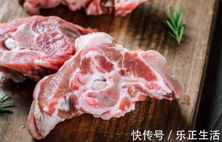 在外面买羊肉,记住这2个部位,肉质鲜嫩又美味!