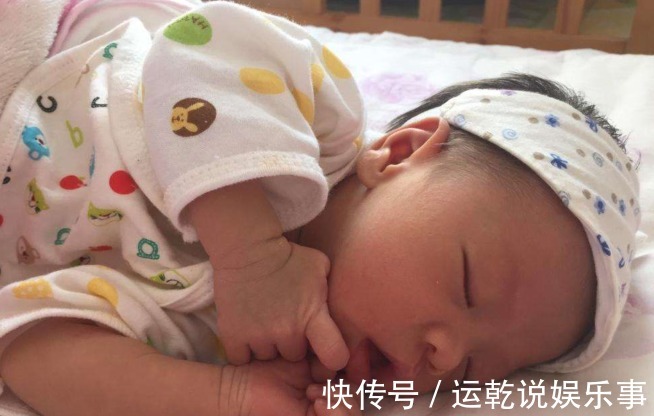 缺钙|宝宝睡觉头老是摇来摇去,易惊醒,宝妈们要注意这几种情况了