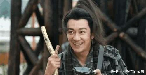 上联黑白未分,此去不知南北,乞丐巧对下联,迎娶才女考取功名!