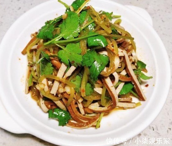 青笋|好吃又刮油的家常凉拌菜,酸爽开胃,超级下饭,没肉也能吃得香
