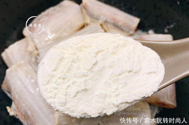 金黄|炸带鱼时,直接炸是大忌!老渔民教您一妙招,带鱼金黄酥脆还不腥