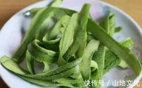 丝瓜皮|吃丝瓜能抗癌止咳,但效果最好的地方都被扔了,后悔现在才知道