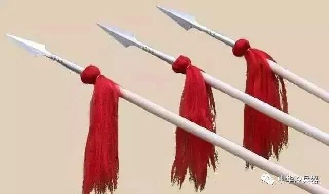 红缨枪这么强,为何金庸古龙笔下的武侠人物,鲜有使用长枪的大侠?