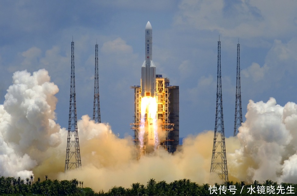 天问一号火星车正面照公开,2大特殊部件让美焦急,俄:领先10年