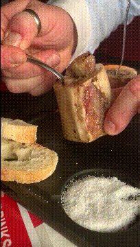 |搞笑GIF:喜欢上一个妹子,但是不知道她在练什么功夫