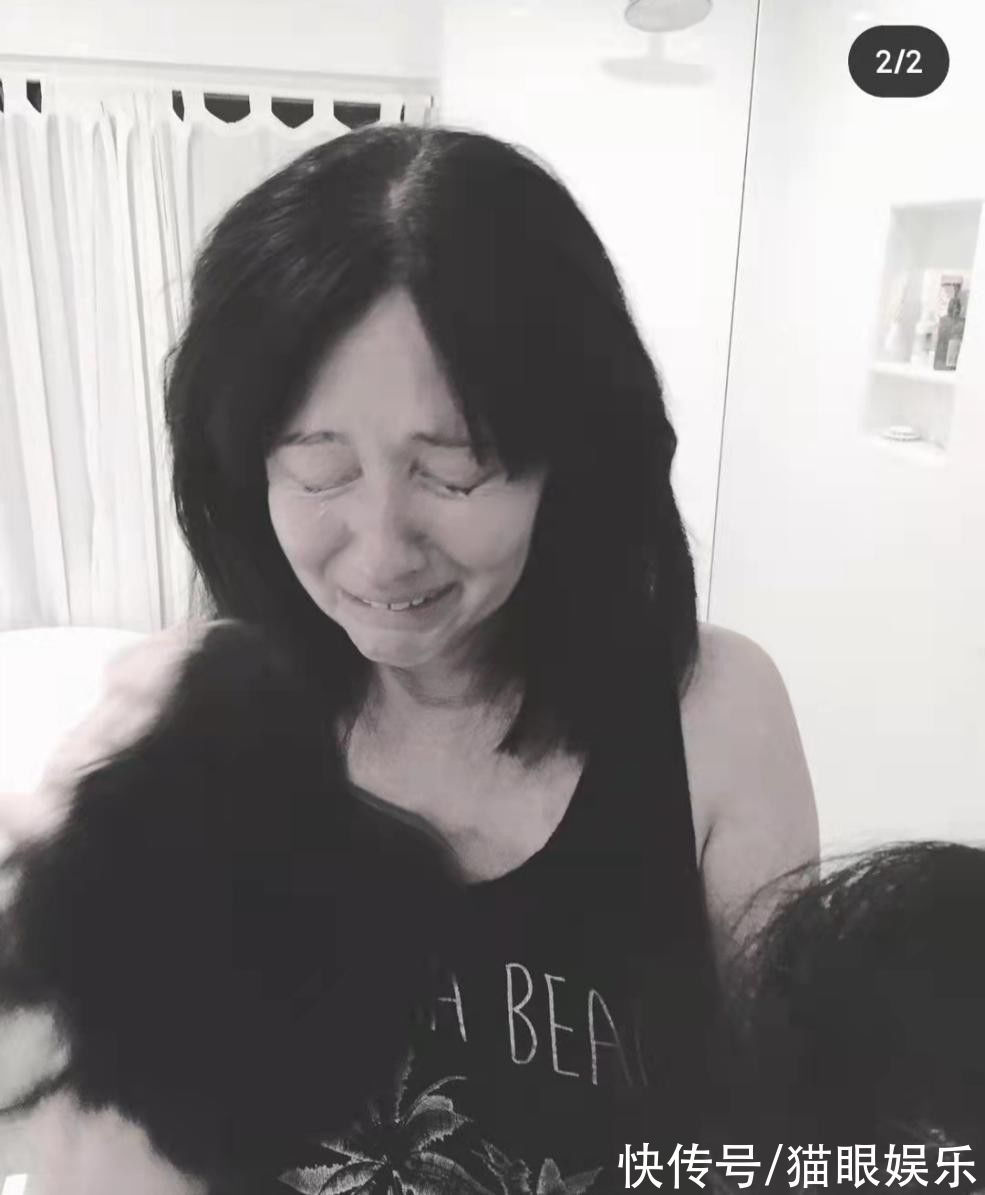 希德姐妹帮|50岁女星乳腺癌复发!头发全被剃光鼻血流不停,确诊晚期仍乐观