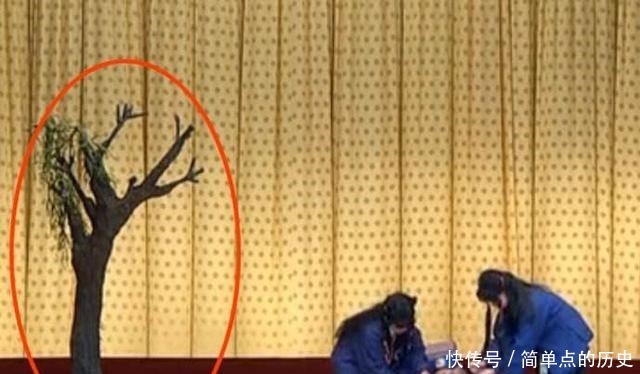 悲痛|悲痛,逃难时只能带一人,他救侄子舍幼子,幼儿追上后被绑在树上!