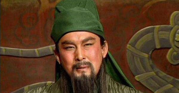 关羽!关羽是卖黄豆的,张飞是杀猪的,武功为什么那么高是谁教的