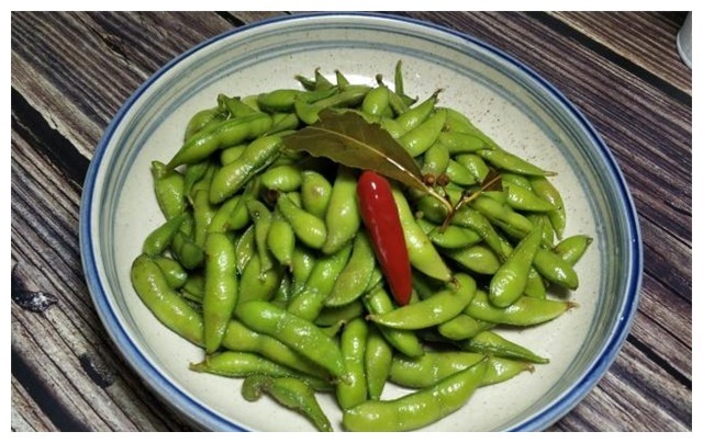 夏天最适合下酒的煮毛豆，3种香料缺一不可，少一样毛豆都不翠绿