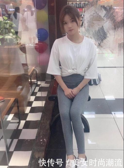 显瘦|性感紧身打底裤小姐姐,凹凸身材十分耀眼,即时尚又很潮