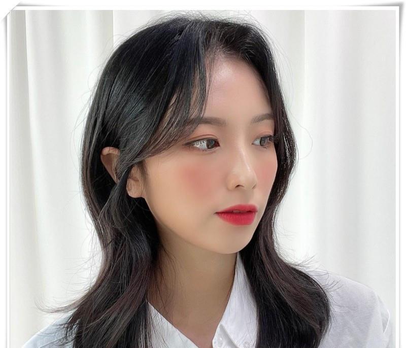 下巴|颧骨高下巴短大方脸,深度解析三大脸型,选择更适合自己的发型
