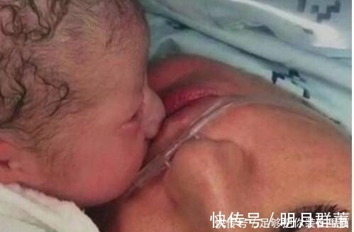 产妇|剖腹产生宝宝时要让产妇亲吻宝宝?别小看这个环节,有这四个意义