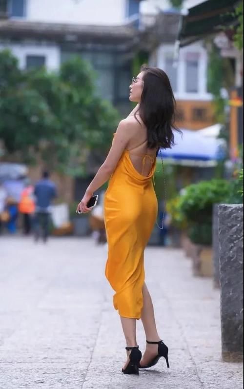 很有气质，穿长裙的性感漂亮美女