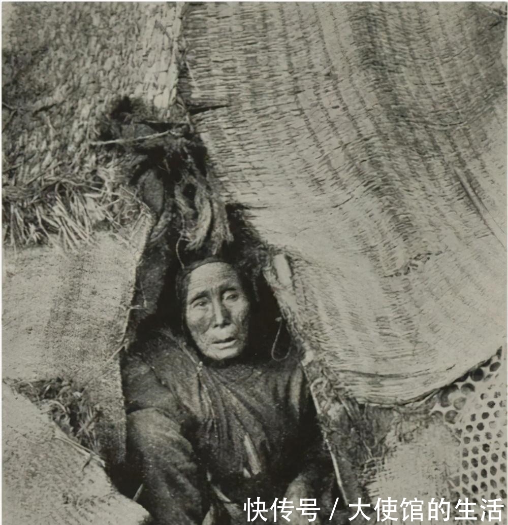 心疼|光绪年间老照片：小孩饿死街头，女子“三寸金莲”看着心疼