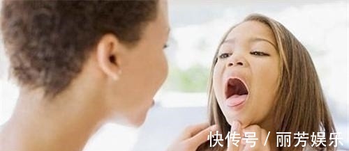 施救|3岁孩子不小心卡了鱼刺,父母的2个果断救了他,医生真棒