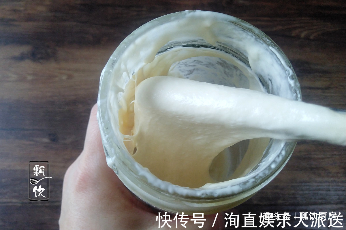 面食想要软，不能只放酵母，加它做，一捏成球一放成棉，凉了都软