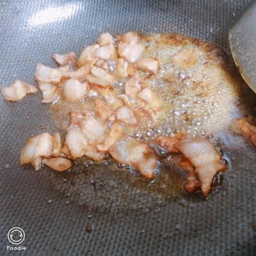 哇噻,老婆推荐的懒人菜——卷心菜炒肉,真的很好吃,全家都抢着吃