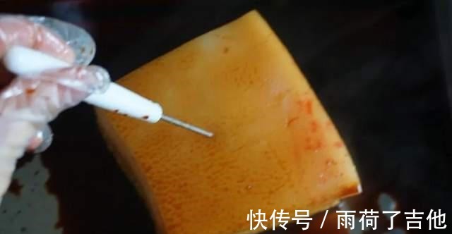 做扣肉时,猪肉焯水还是油炸弄错了不好吃还腥气,教你正确方法!