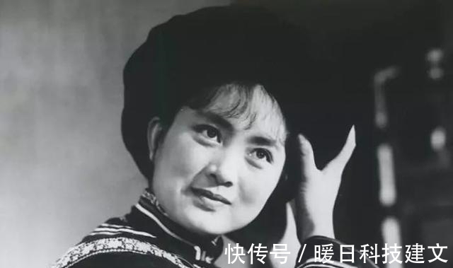 婚变$因《渡江侦察记》走红,颠峰弃影教子遭婚变,再嫁富商成著名画家