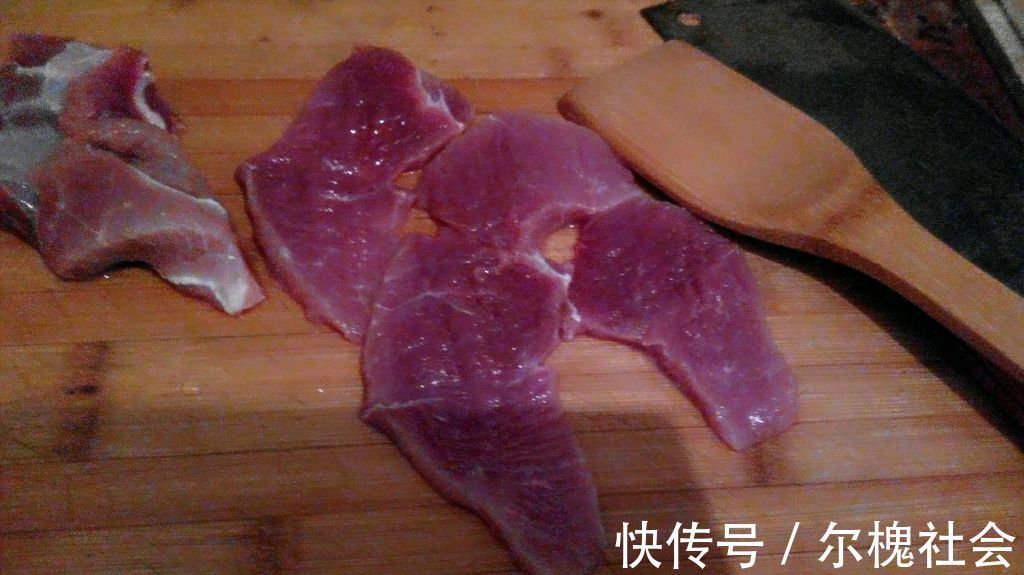 五香粉|在家制作香煎芝士猪排，味道浓郁，营养健康