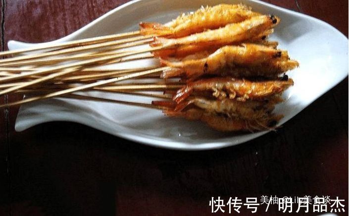 干掉|虾别再煮着吃了，我换种做法外酥里嫩，老公一口气干掉一盘，佩服
