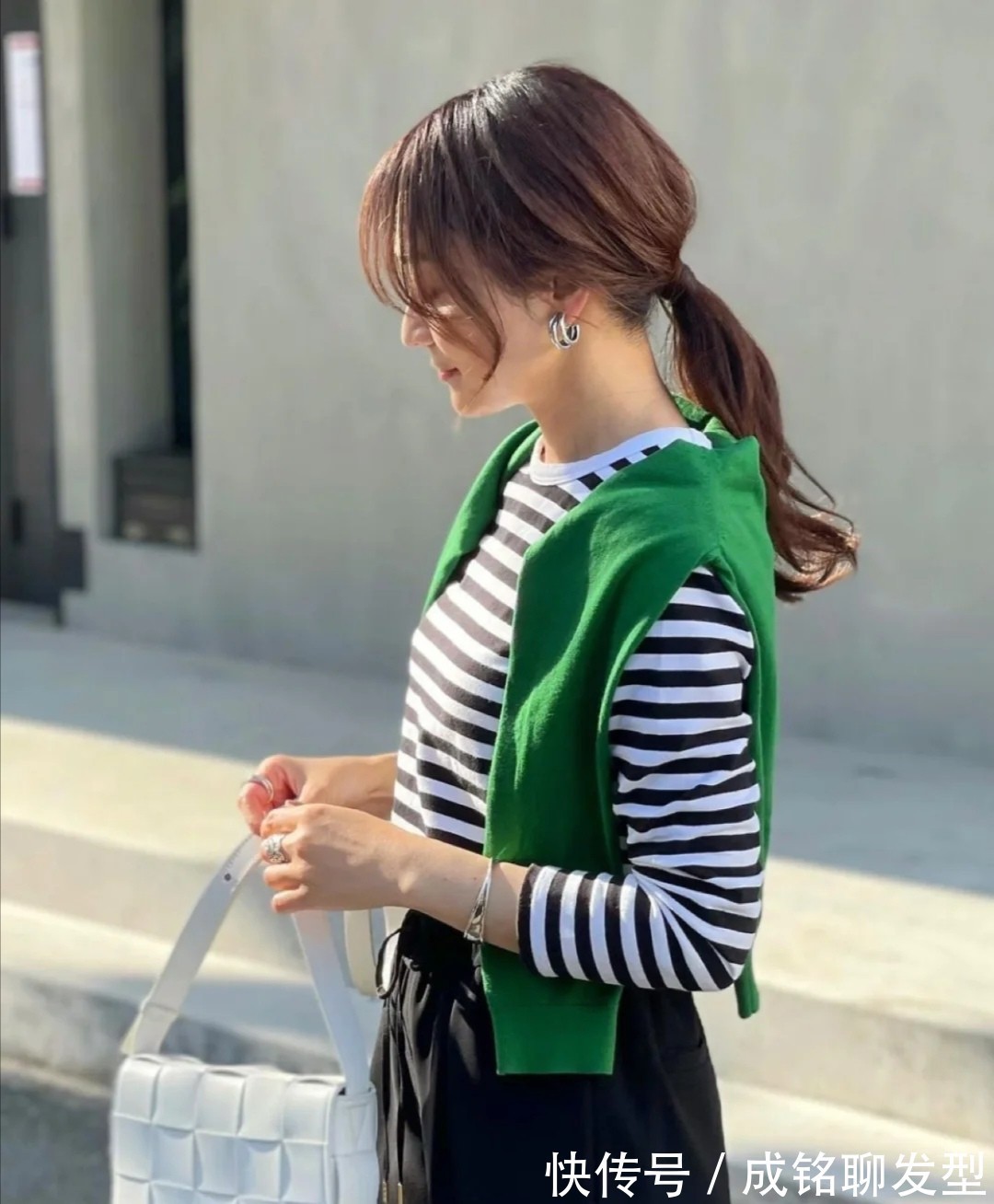 女人|女人穿搭是否高级与年龄无关,只要搭配得当,怎么穿都时尚减龄