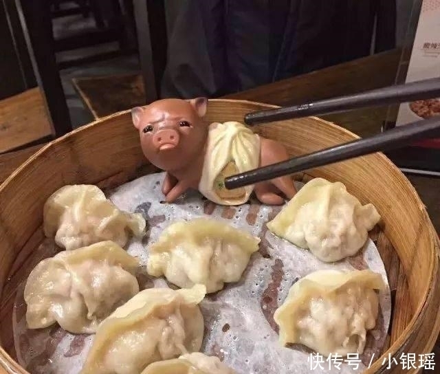 早餐|去吃早餐,因为好奇点了份“3口1只猪”,打开以后说想退