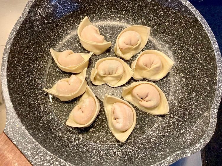 自从学会了馄饨这样做,我家一周吃3次,外焦里嫩