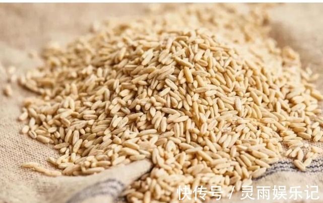 补钙|1种“粗粮”正在挖空你的骨骼,医生:不想骨质疏松上门,趁早扔