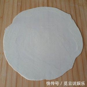  烫面油饼好吃又简单，你肯定喜欢，这里教你怎么做