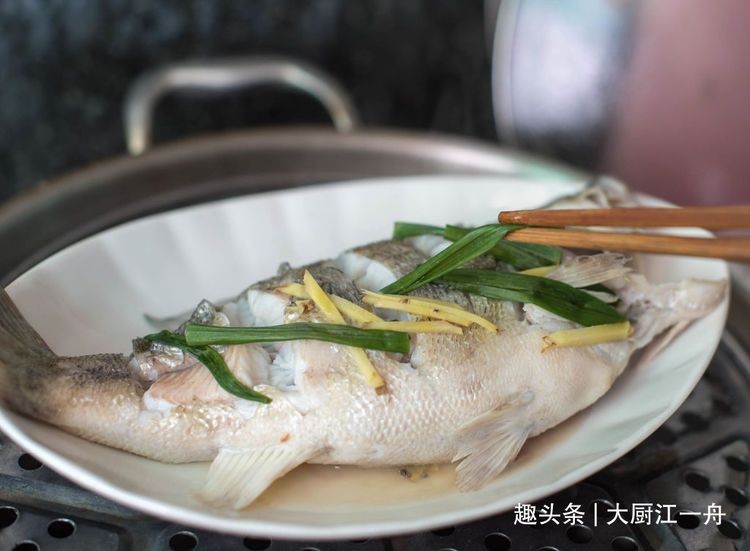 不管做什么鱼,牢记“2不放,加3样”的诀窍,鱼肉鲜嫩解馋无腥味