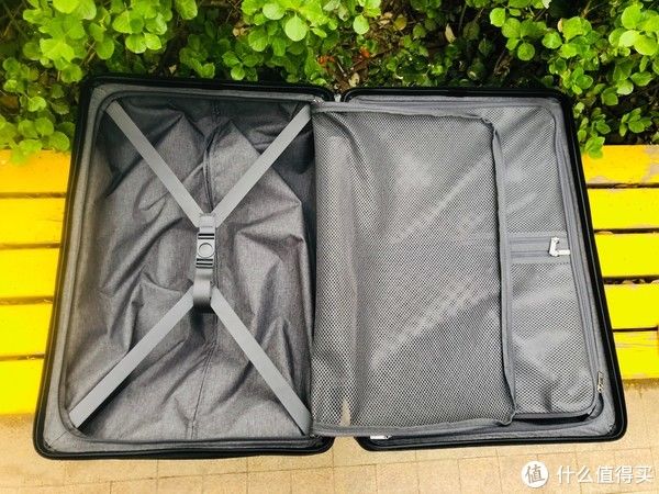 带娃出行大包小包不再愁，地平线8号旅行箱助我神力